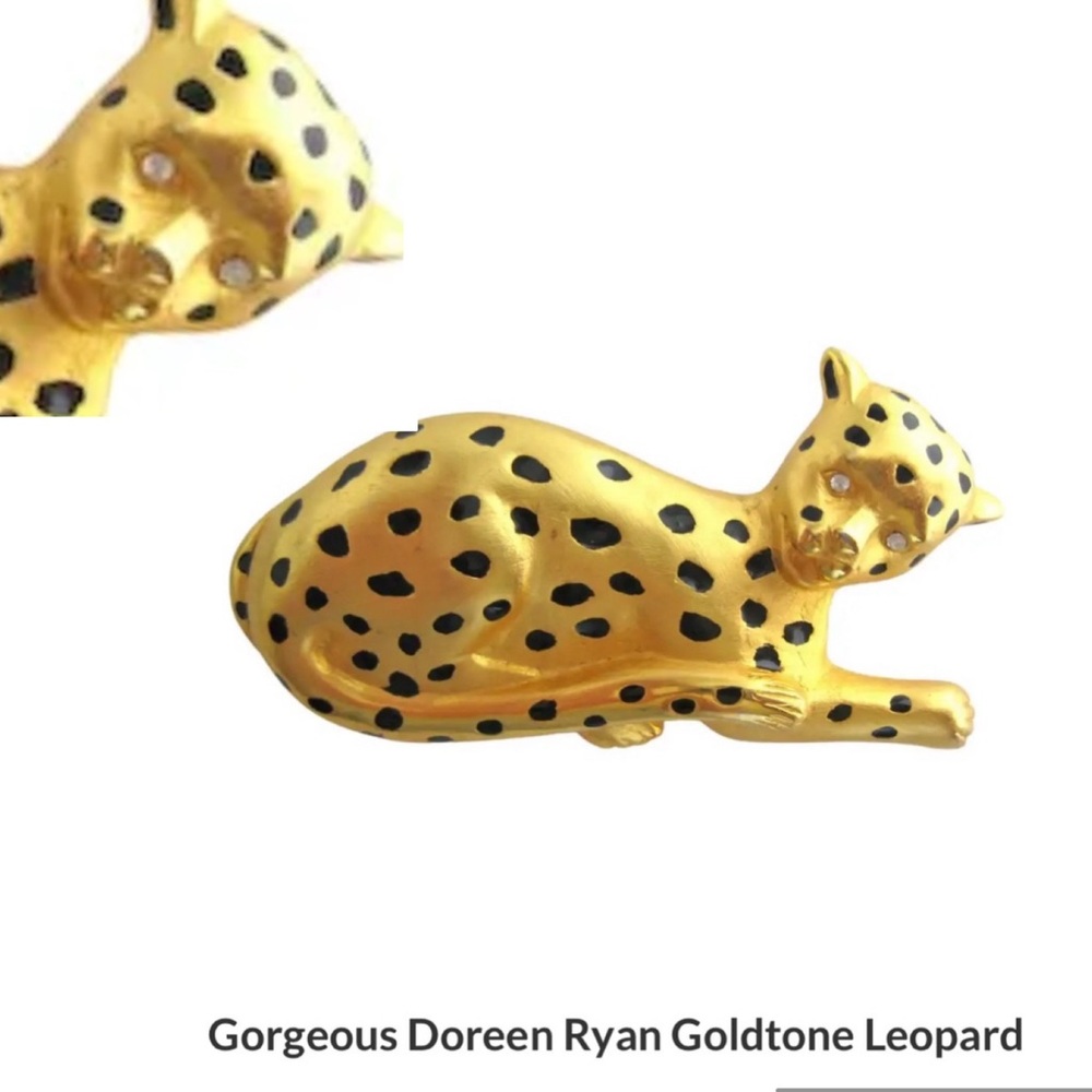 Doreen Ryan Signed Gold Tone Leopard W/Black Spots and Crystal Eyes Brooch Pin